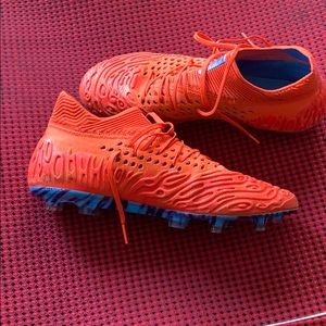 Men’s Puma soccer cleats